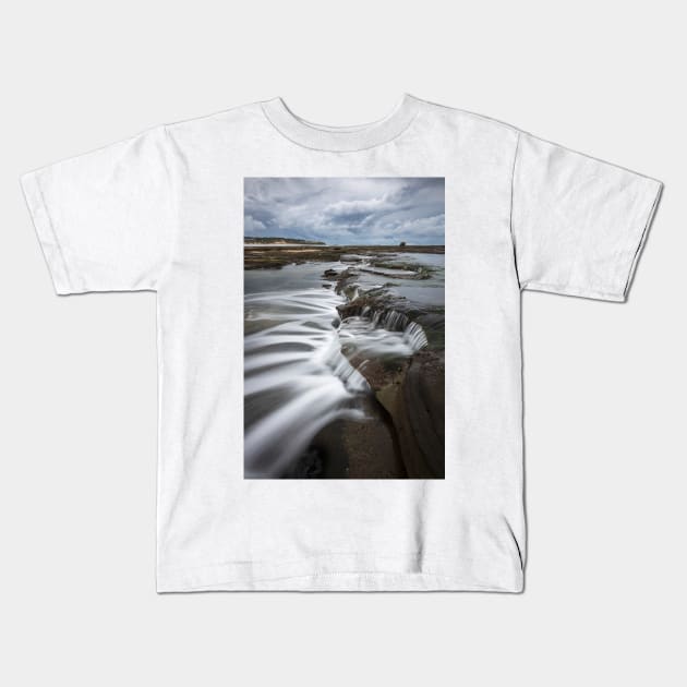 Flowing Kids T-Shirt by Geoff79